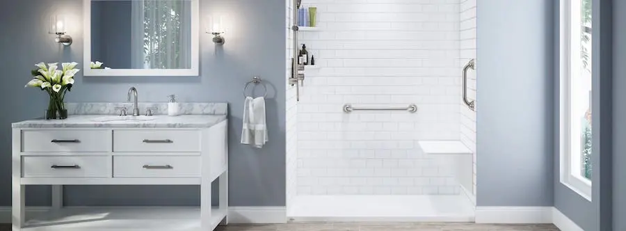 Grab bar in shower